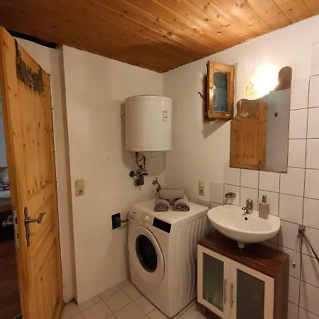 Gemuetliche Ferienwohnung Mit Kamin Und Garten Гармиш-Партенкирхен Экстерьер фото