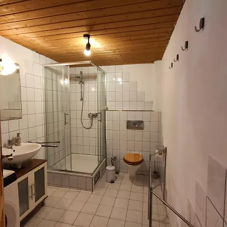 Gemuetliche Ferienwohnung Mit Kamin Und Garten Гармиш-Партенкирхен Экстерьер фото