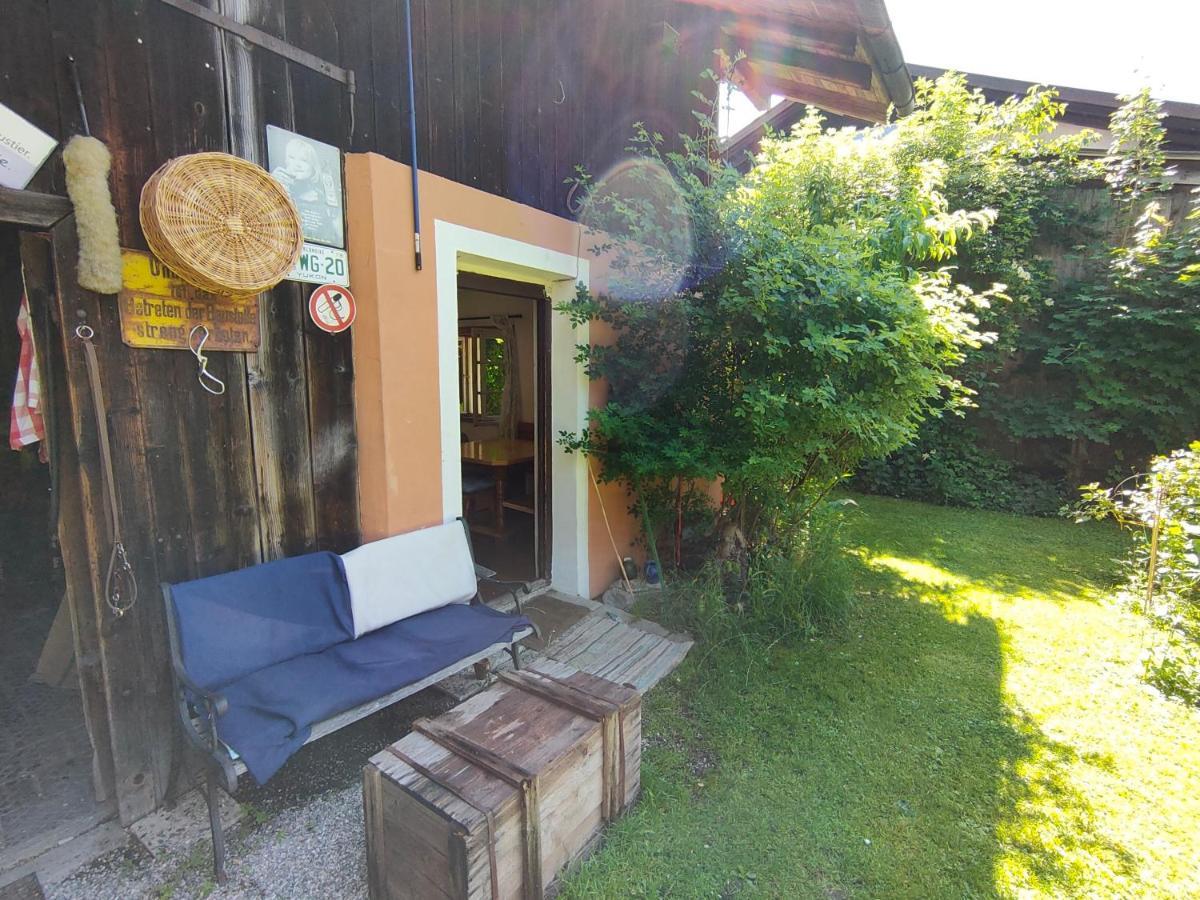 Gemuetliche Mit Kamin Und Garten *